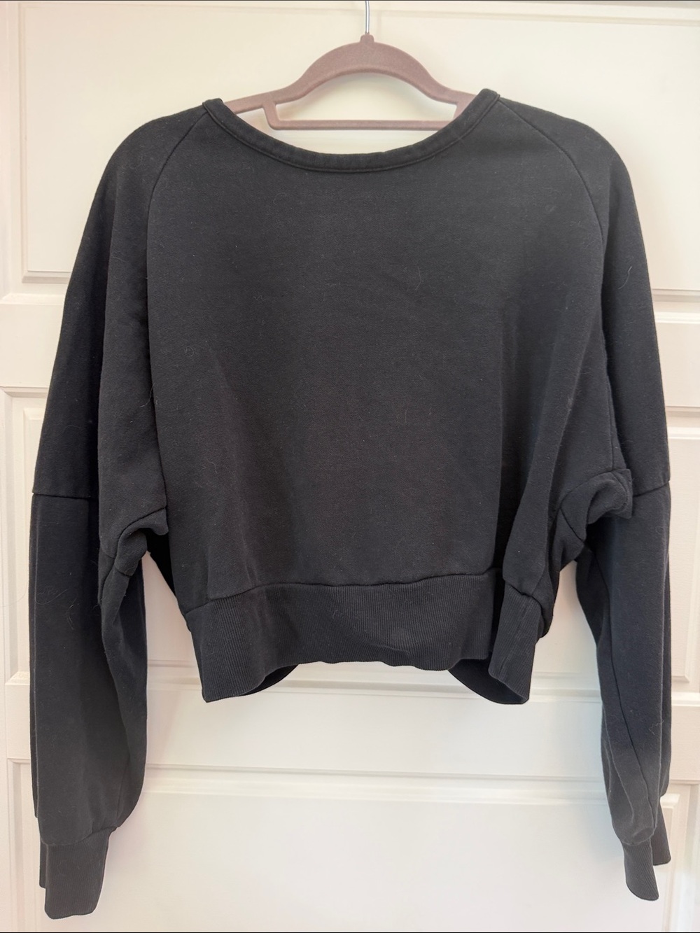 No Boundaries Black Cropped Crewneck Sweatshirt